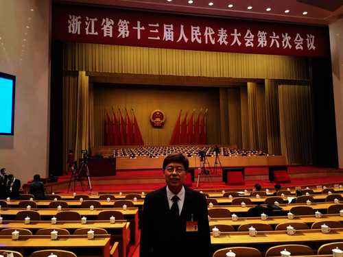 王