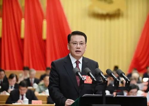 袁家军同志代表中国共产党浙江省第十四届委员会向大会作题为《忠实践行“八八战略”　坚决做到“两个维护”　在高质量发展中奋力推进中国特色社会主义共同富裕先行和省域现代化先行》的报告。胡元勇 摄