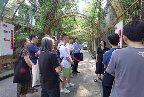 20240527 校知联会开展“行走的知联课堂”专题学习活动1